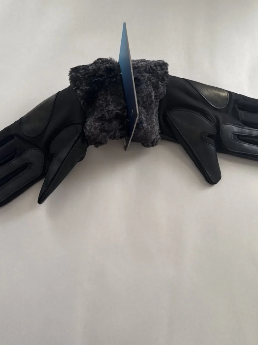 Isotoner Women's Small Medium Black Leather Gloves Faux Fur Smart Touch NWT